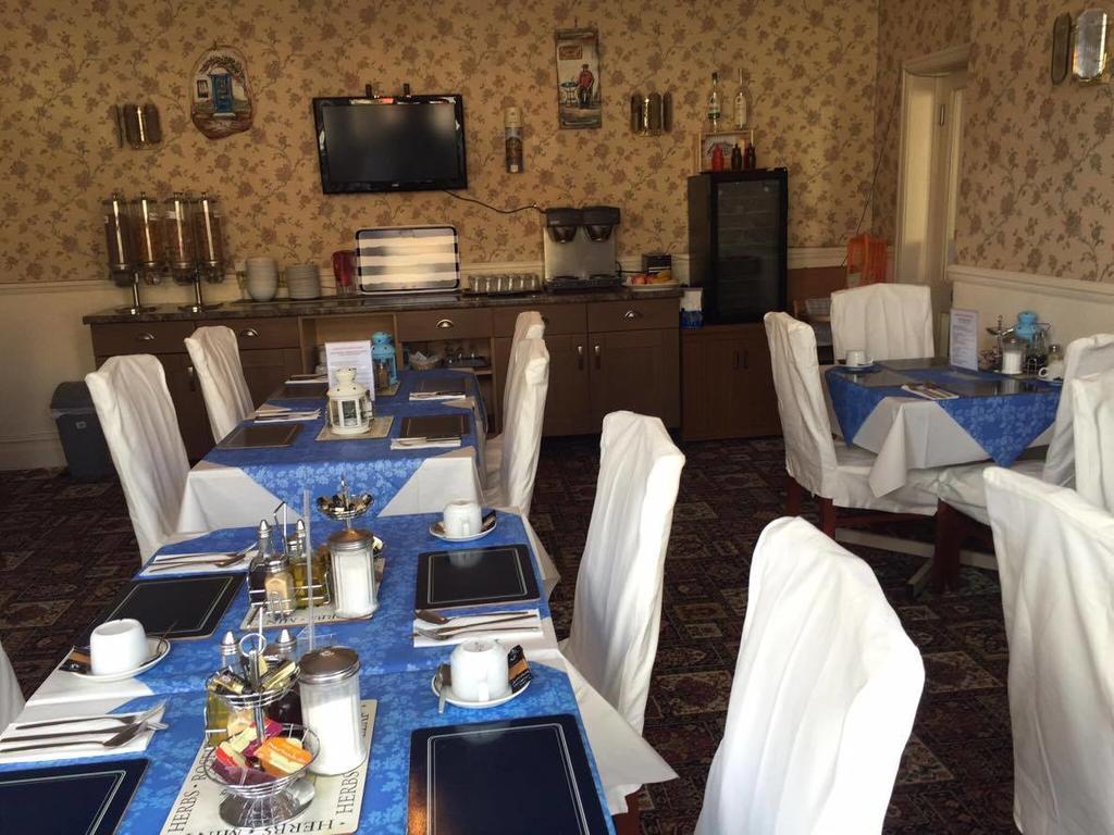The Pines Guest Accommodation Chippenham  Ngoại thất bức ảnh