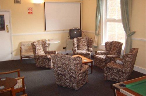 The Pines Guest Accommodation Chippenham  Ngoại thất bức ảnh