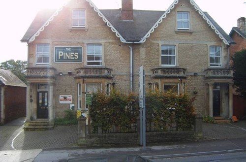 The Pines Guest Accommodation Chippenham  Ngoại thất bức ảnh